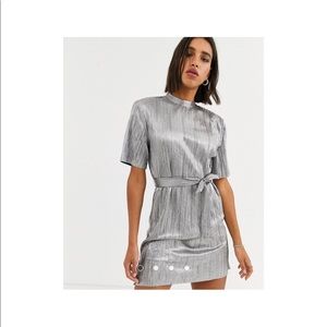 T-shirt dress with tie in silver